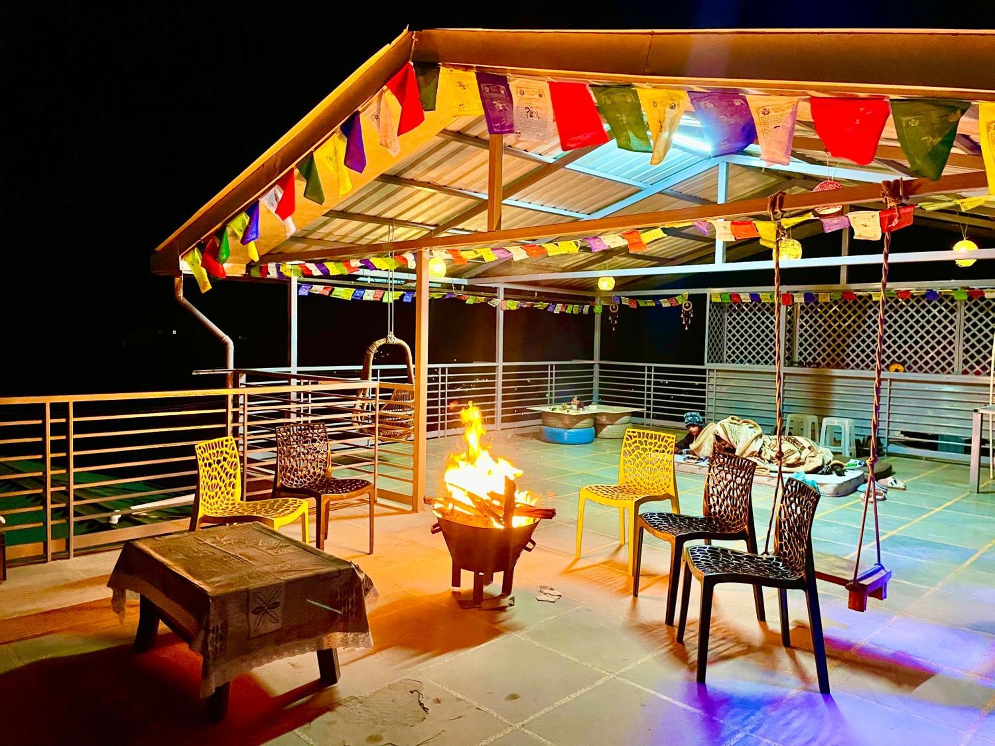 The Auriga 3Bhk Fully Entair Villa With Bonfire In Kasauli I Pvt Stay I Open Air Terrace I Kitchen Livingroom I Lawn Bonfire I Gaming Zone 外观 照片