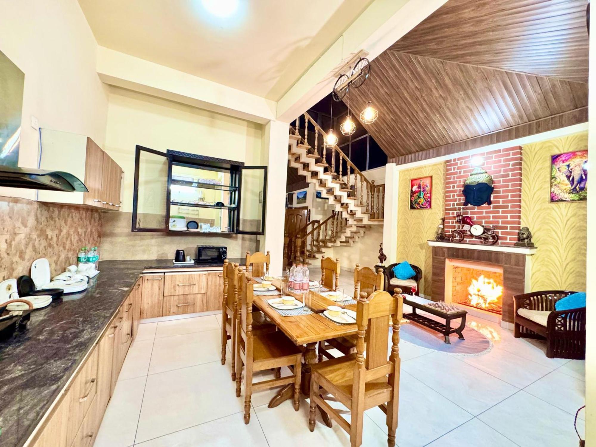 The Auriga 3Bhk Fully Entair Villa With Bonfire In Kasauli I Pvt Stay I Open Air Terrace I Kitchen Livingroom I Lawn Bonfire I Gaming Zone 外观 照片